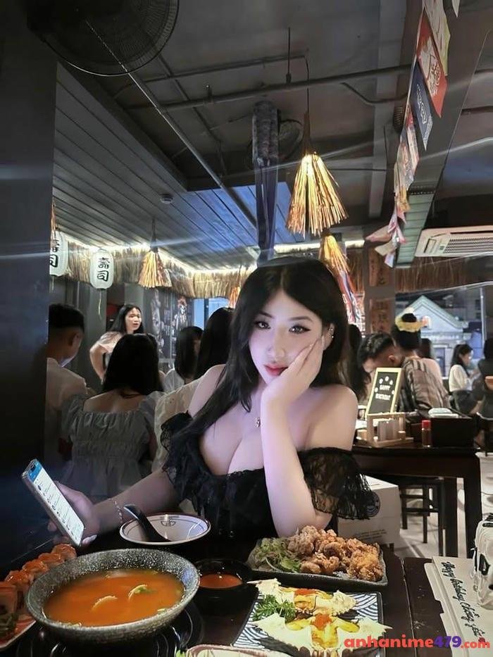 ảnh mẫu ngực quyến rũ