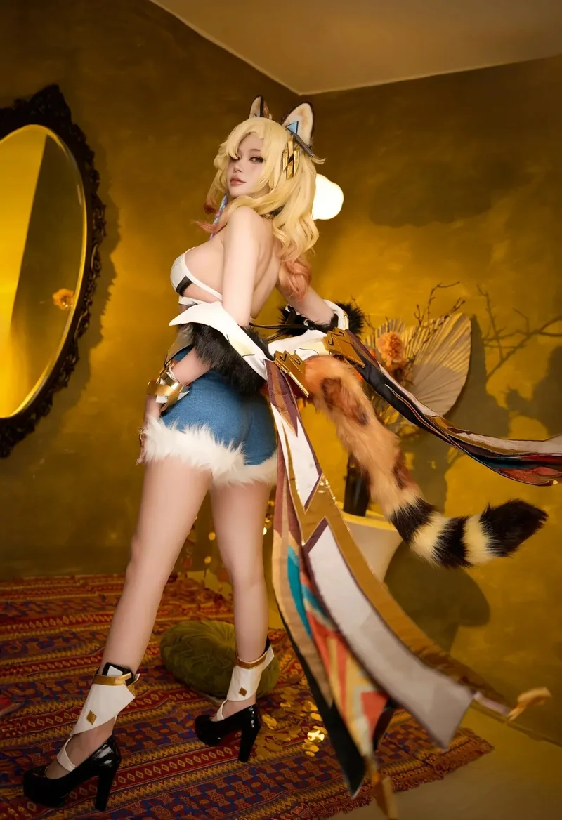 ảnh sexy anime cosplay khoe dáng ngon