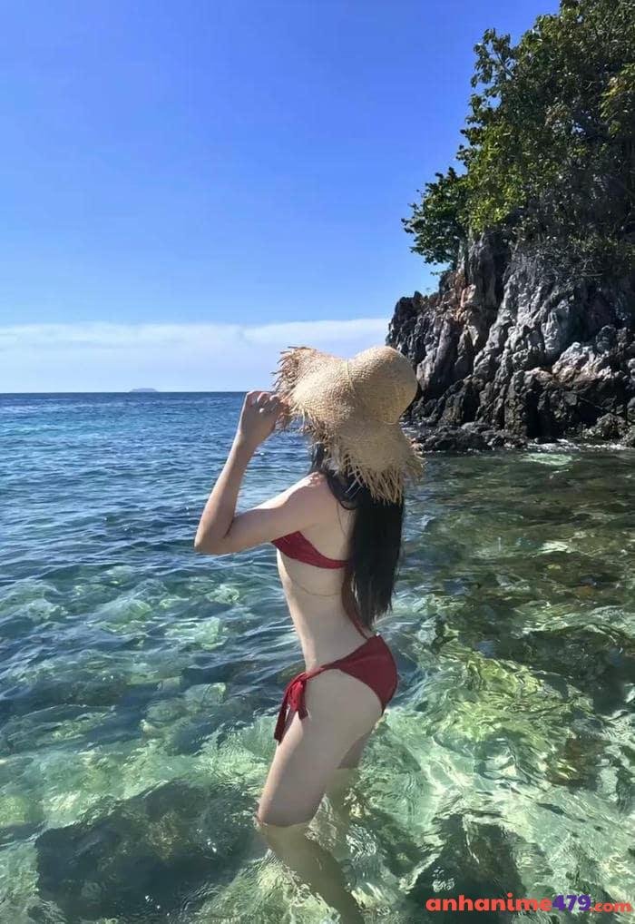 c gai xinh khoe mong