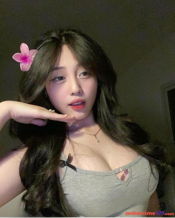 cô gái nóng bỏng