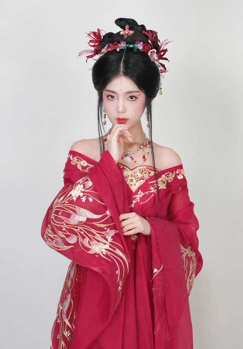 con gái cosplay cổ trang