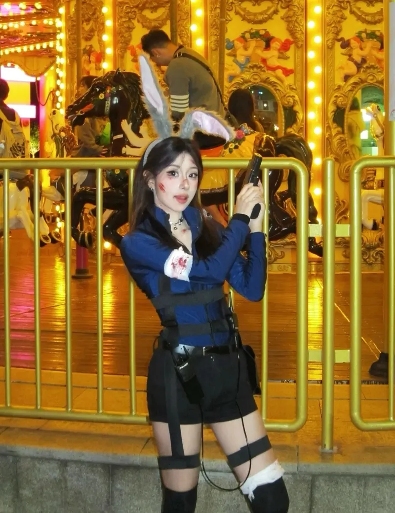 cosplay cảnh sát thỏ