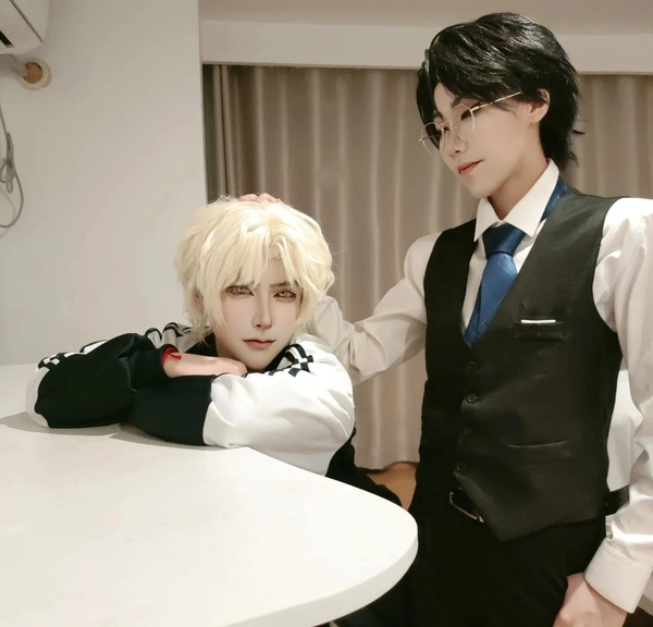 cosplay đam mỹ tóc trắng