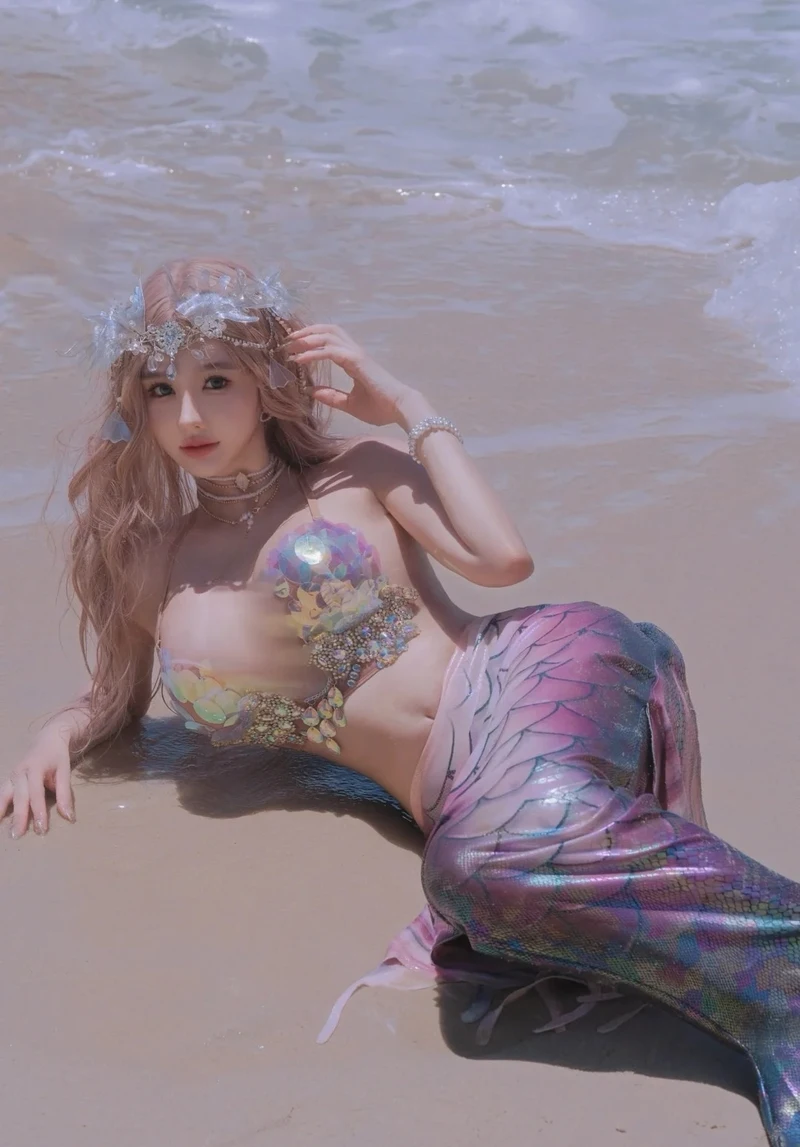 cosplay nàng tiên cá lấp lánh