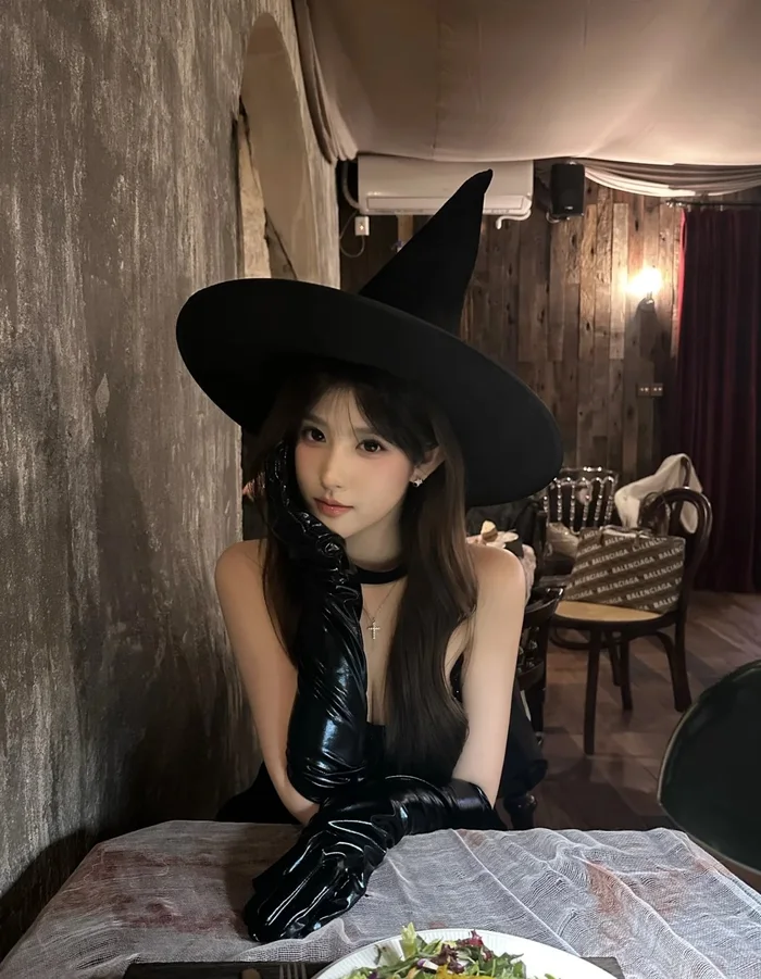 cosplay phù thủy ánh trăng