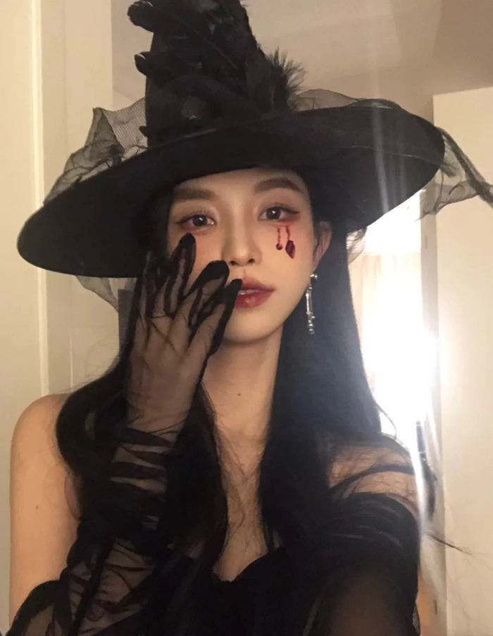 cosplay phù thủy halloween ấn tượng