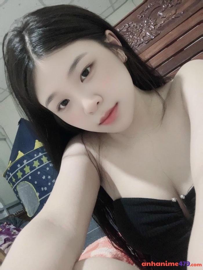 e gai khoe nguc xinh