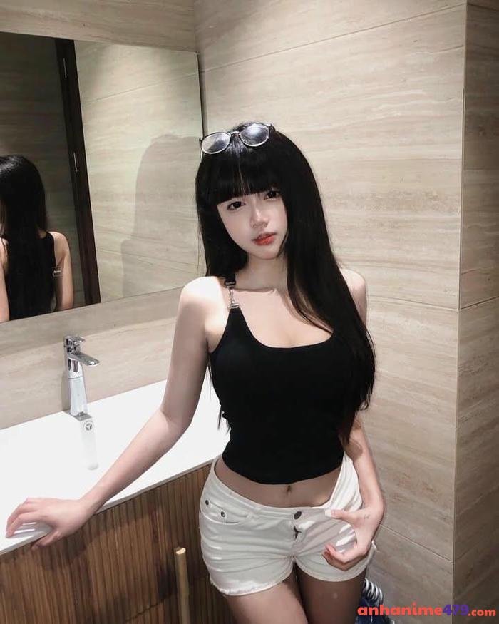 gái 2k3 tinh nghịch