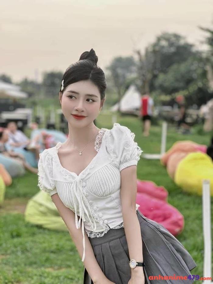 gái 2k4 dịu dàng