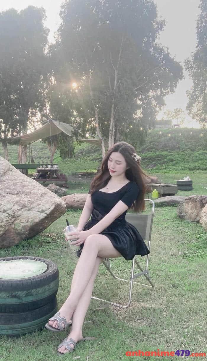 gái 2k4 duyên dáng