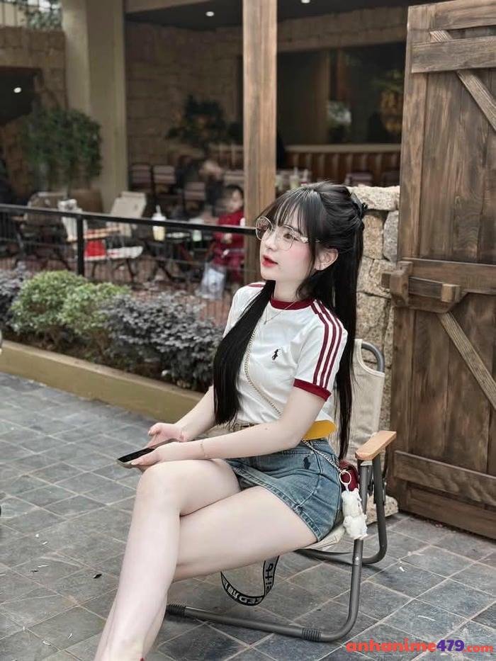 gái 2k5 thanh lịch