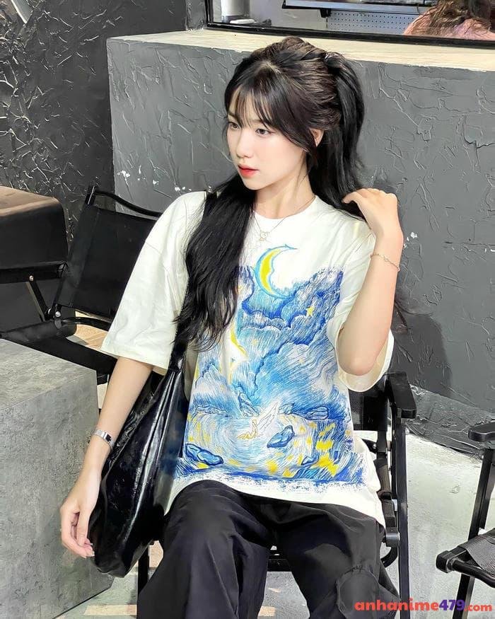 gái 2k7 duyên dáng