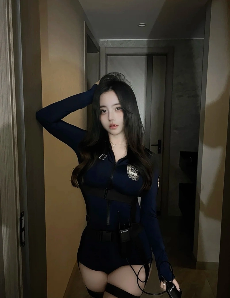 gái cosplay cảnh sát hd