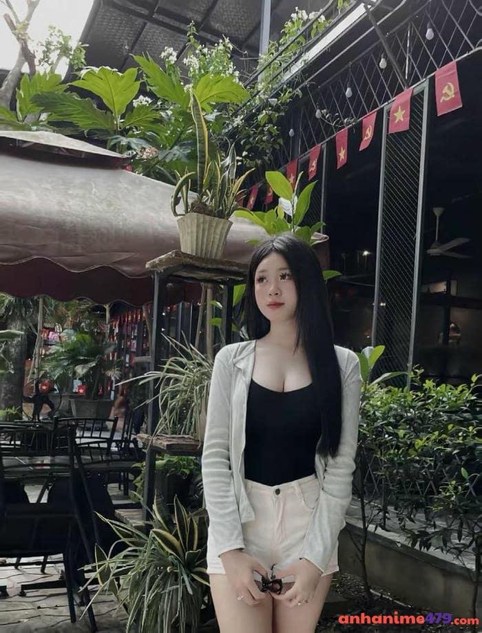 gái đẹp ngực nổi bật