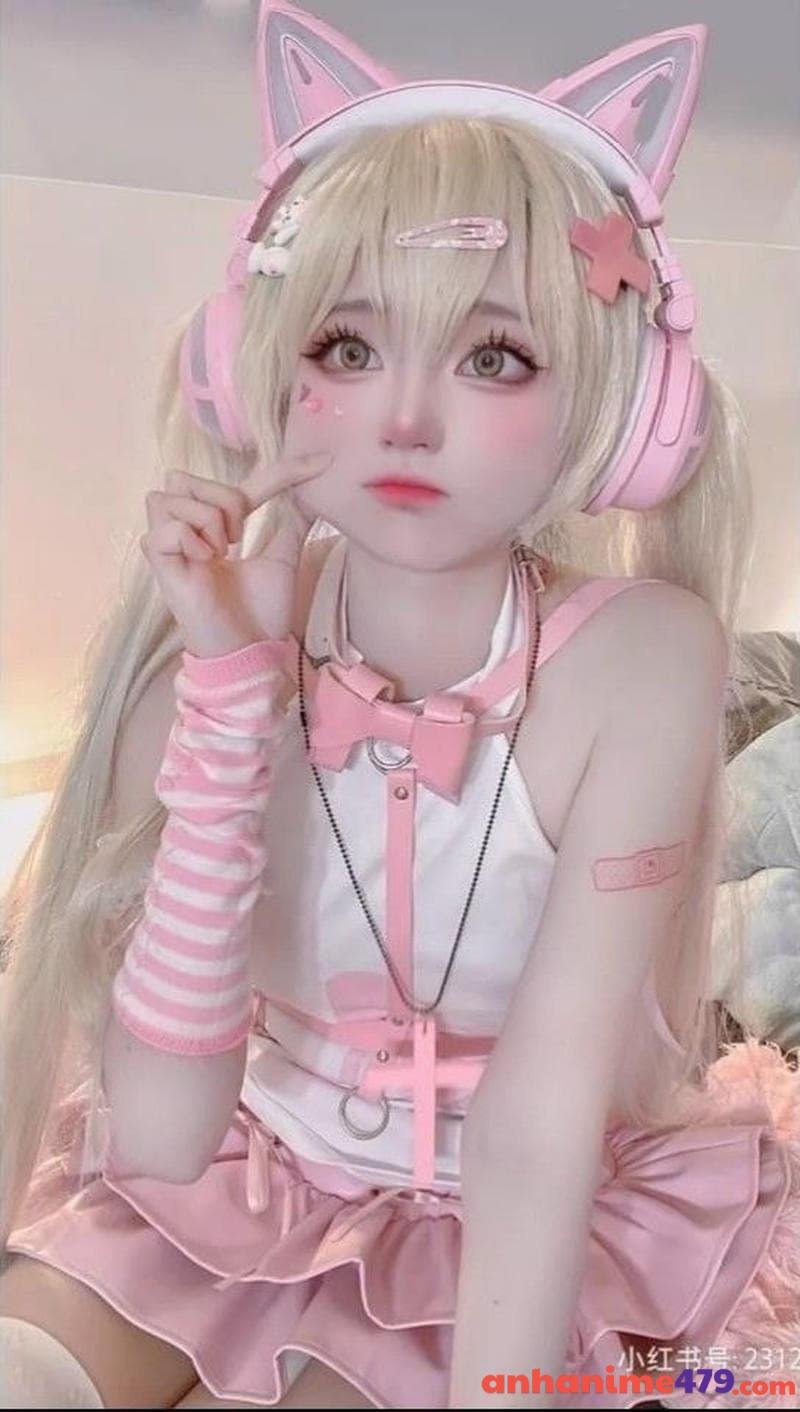 gái xinh cosplay nhân vật anime