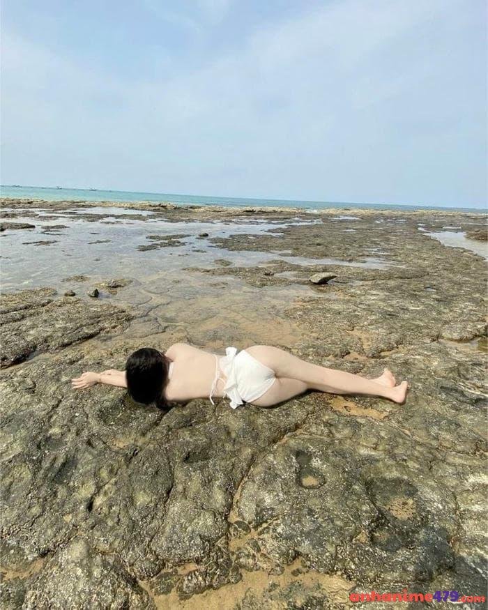 gái xinh khoe mông