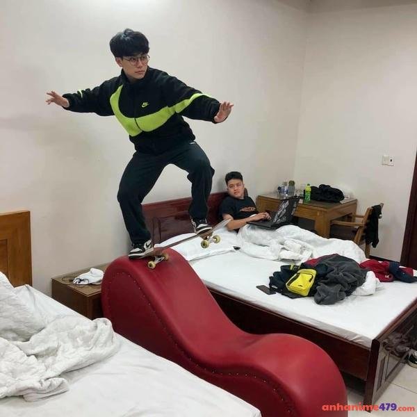 ghế tình yêu meme cười ẻ