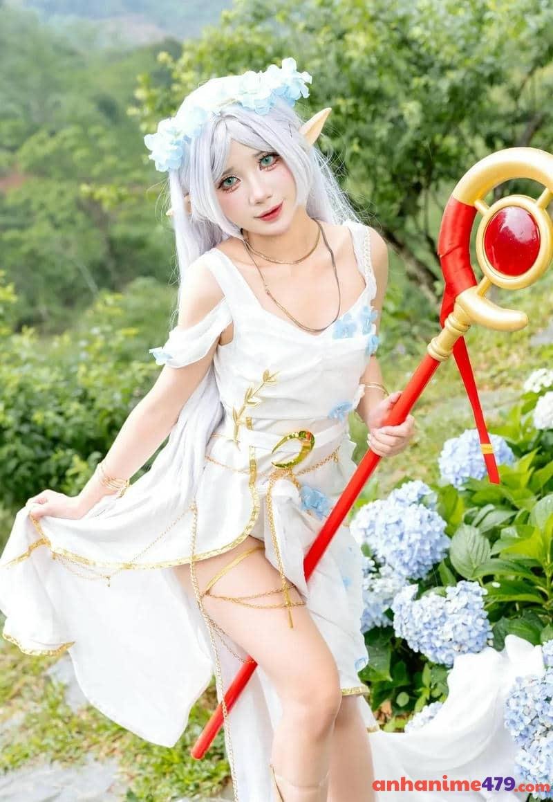 hình ảnh cosplay frieren