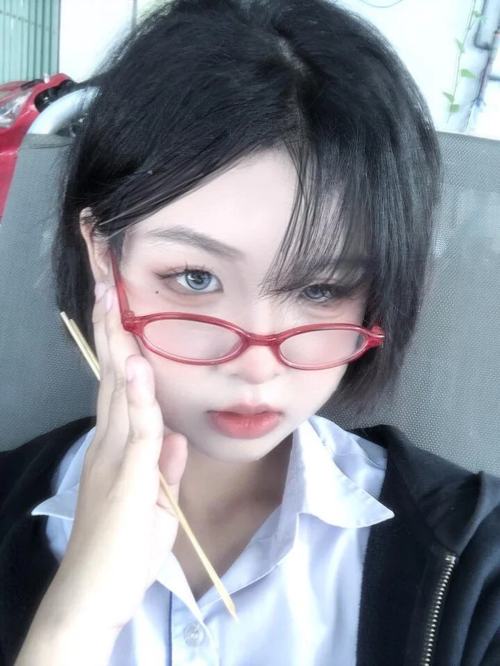 mai phương cosplay trong studio