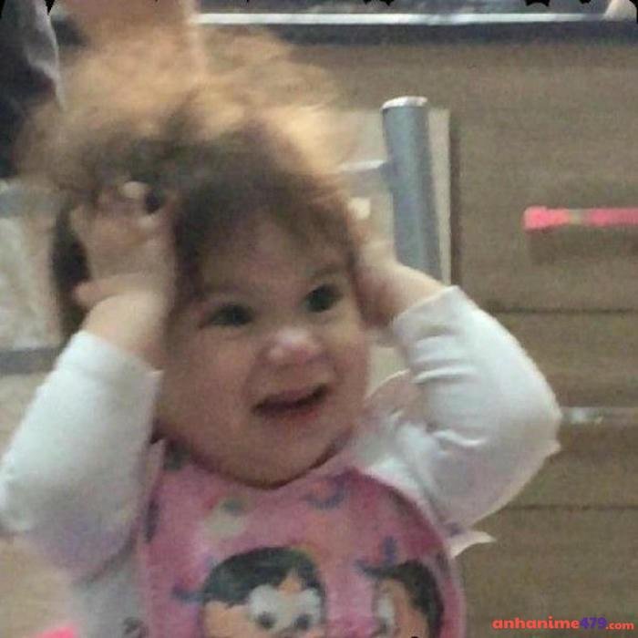 meme bất ngờ hài em bé