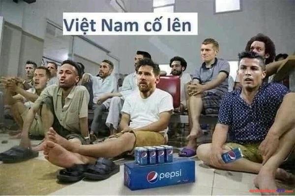 meme cố lên đồng đội