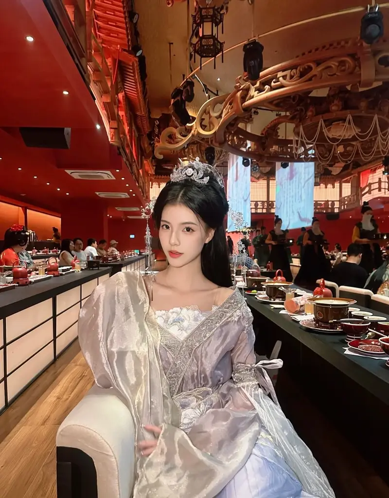 nàng thơ cosplay cổ trang